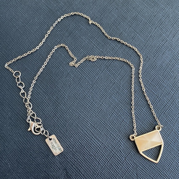 Triangle pendant gold tone necklace AMERICAN EAGLE - Picture 1 of 2